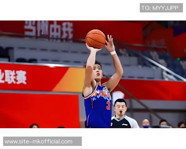 微笑刺客的逆袭小个子球员如何在球队中展现价值与实力